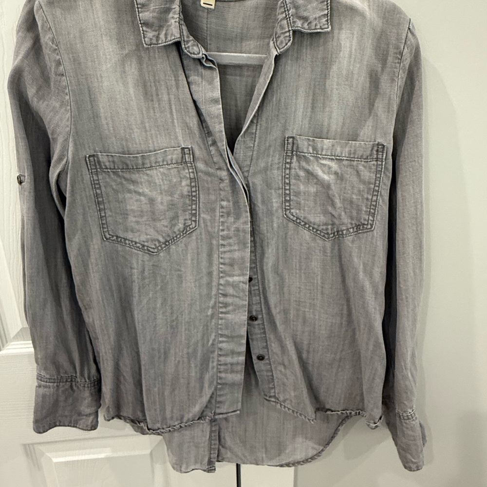 Well loved cloth and stone high low button up